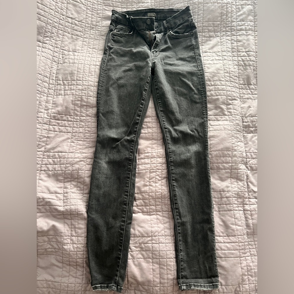Skinny mother jeans